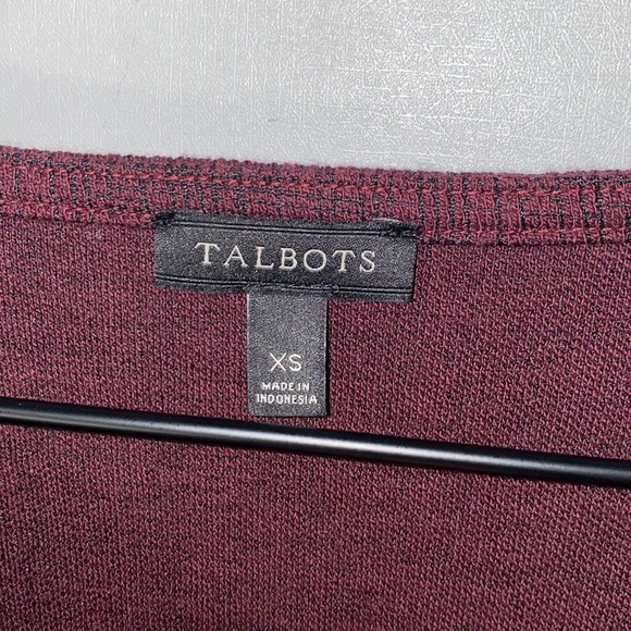 3/20🌟 Talbots bell sleeve blouse size XS maroon/black - Picture 6 of 8
